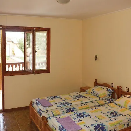 Four-bedroom Holiday In Krapets * Krapets (Dobrich)