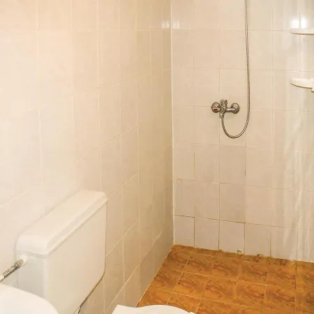 Σπίτι διακοπών Four-bedroom Holiday In Krapets *